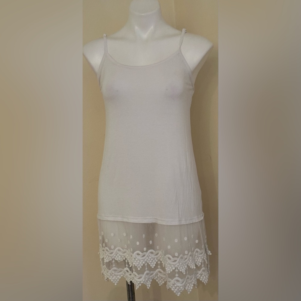 KAKTUS  Fashionomics Stretch Slip Dress Extender Mesh Dot Lace Hem White  Sz M.